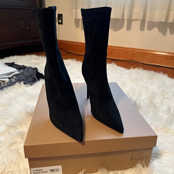 Steve Madden Shoes - Black Suede Steve Madden Lanae bootie
